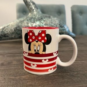 Minnie Mouse peekaboo mug.
